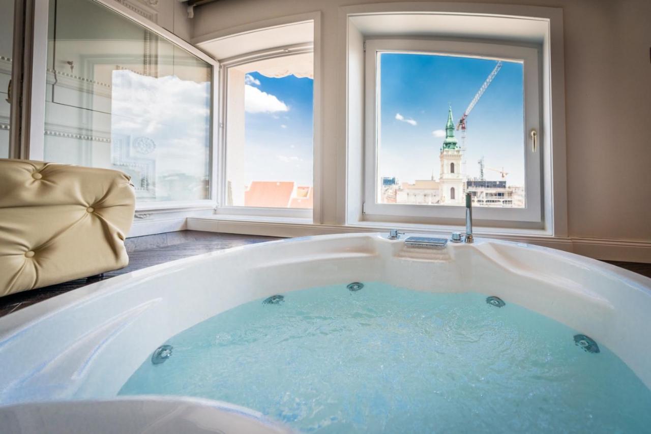 Jacuzzi Royal Suite Budapest Exterior photo