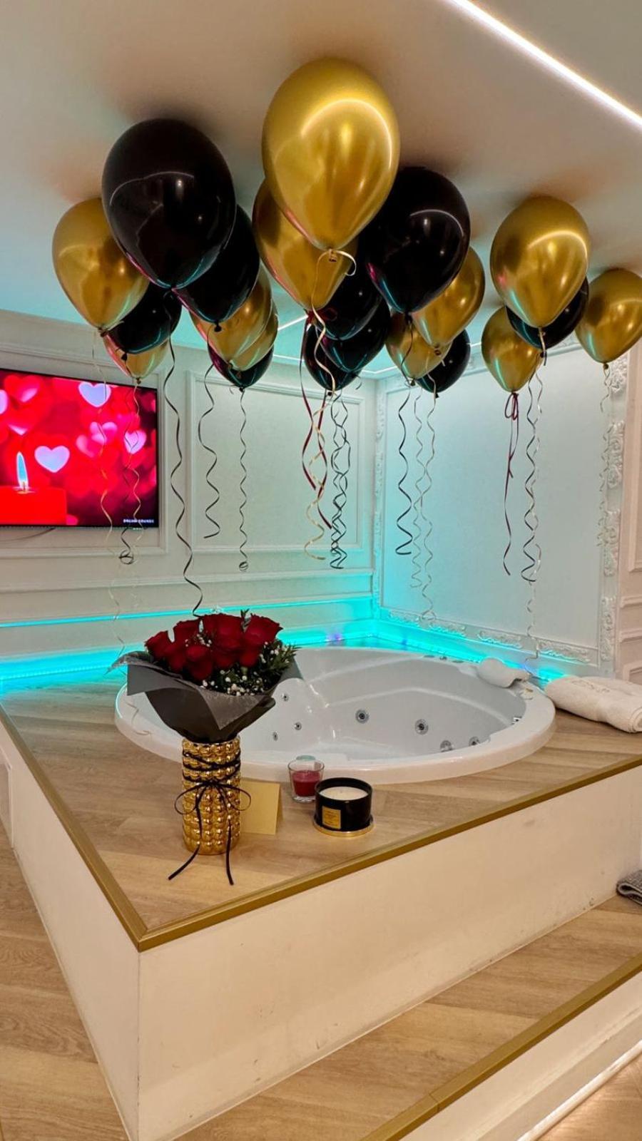 Jacuzzi Royal Suite Budapest Exterior photo